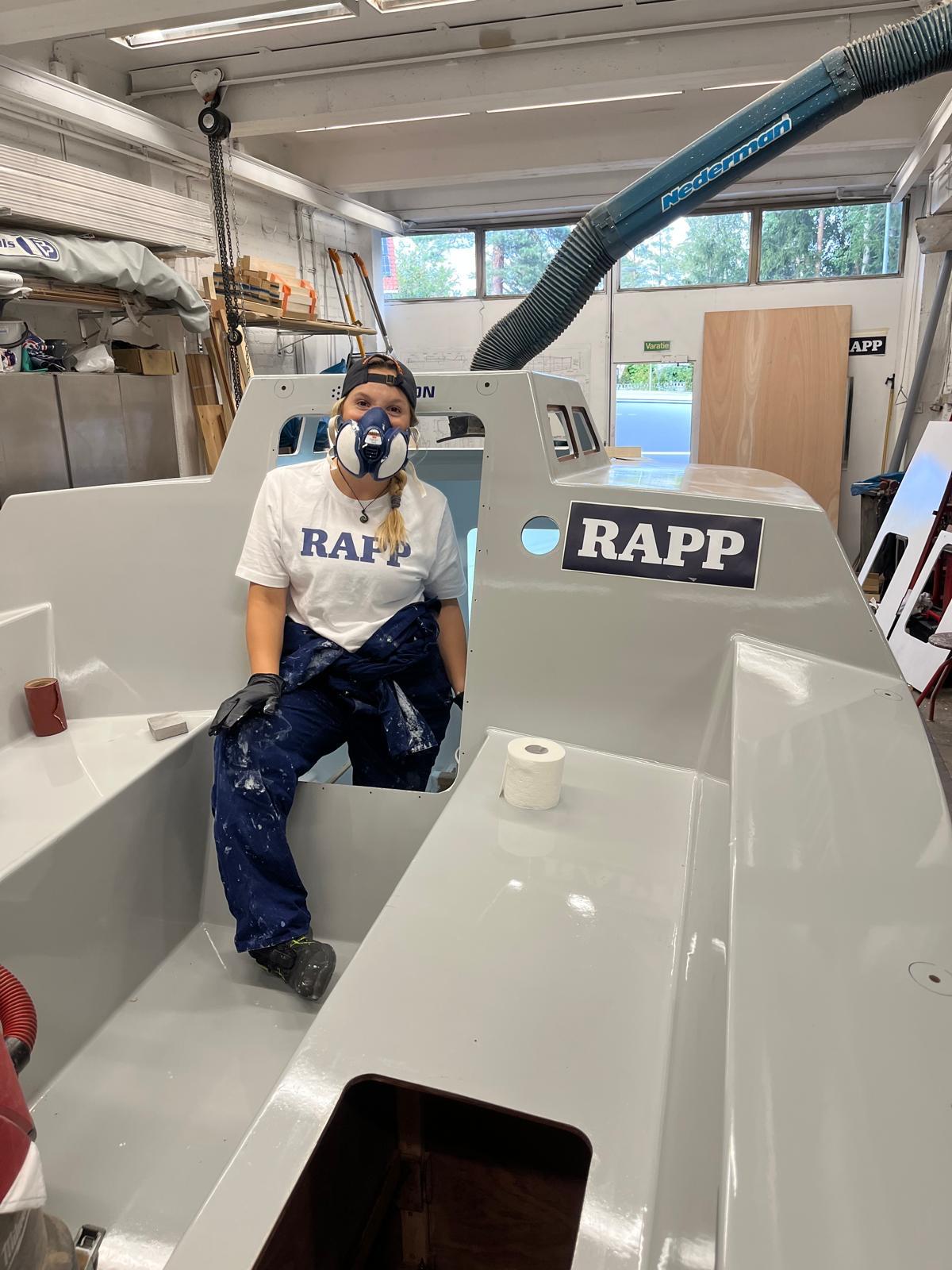 Viivi working aboard Flow